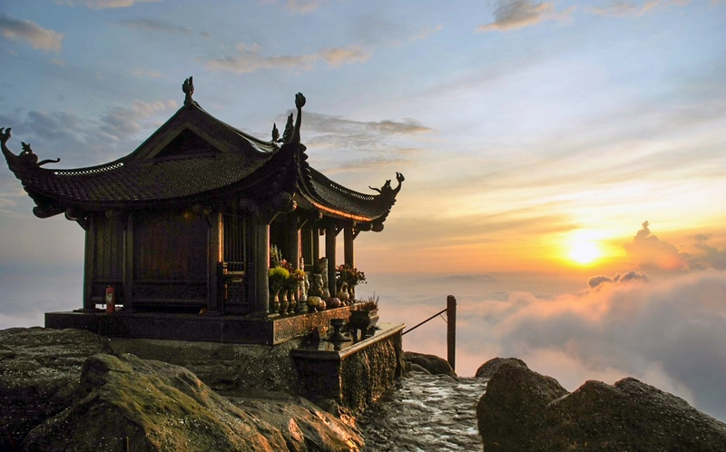 Du lịch đền Cửa Ông - Đền Cô Bé Cửa Suốt upload/attachment/thumb/1950chua-dong-yen-tu-quang-ninh-ha-long-kynghidongduong-vn-jpg.webp
