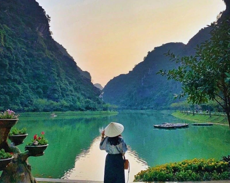 QUẢNG NINH - TUYỆT TÌNH CỐC – THUNG NHAM – PHỐ CỐ HOA LƯ – TRÀNG AN upload/attachment/thumb/3994ninh-binh-1-jpg.webp
