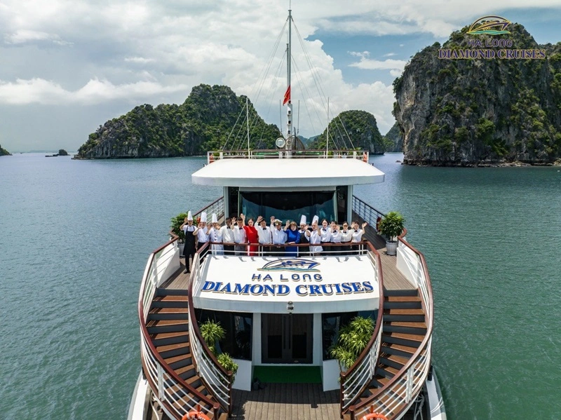 Du Thuyền Diamond Cruise Hạ Long