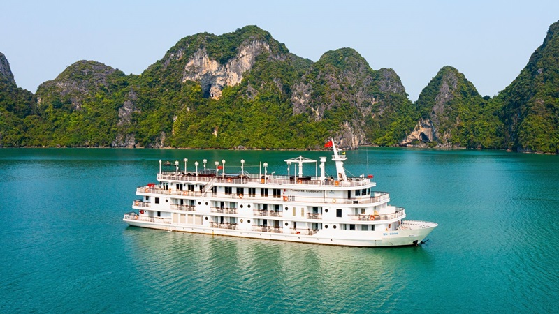  Du thuyền Paradise Elegance Hạ Long