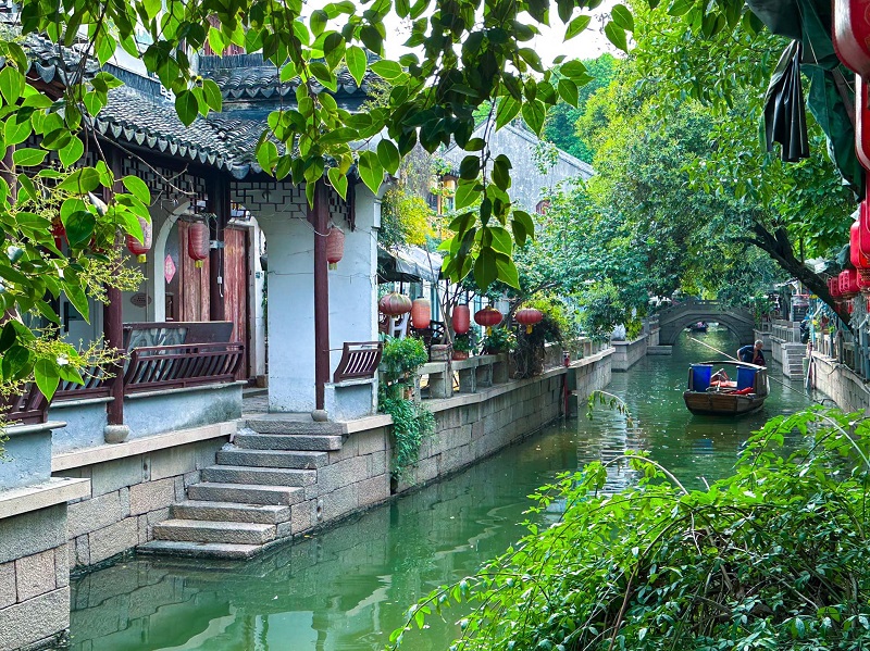 Ngôi làng đẹp tựa tranh thủy mặc