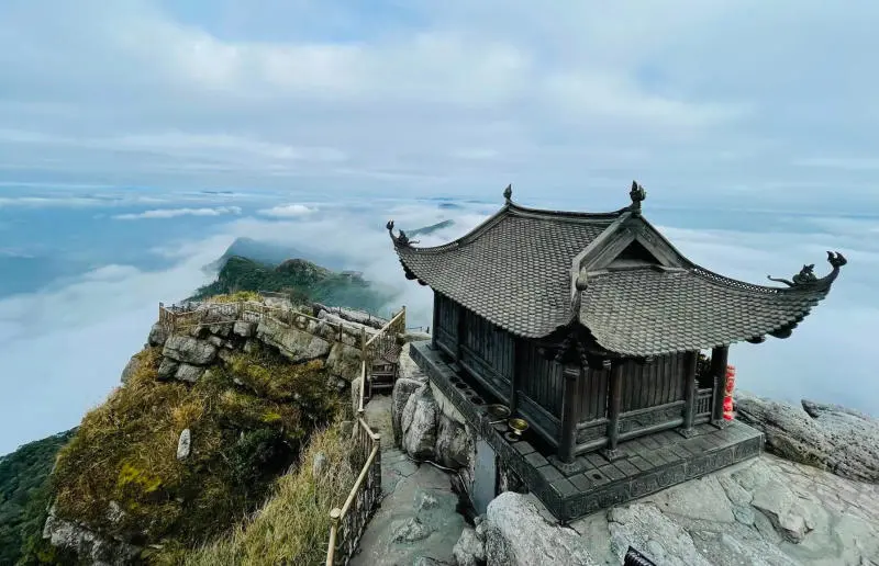Top 5 Địa Điểm Du Lịch Tâm Linh Nổi Tiếng Tại Việt Nam